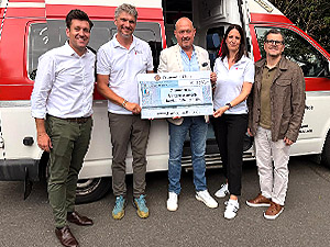 Spendenscheckübergabe an die Herzenswunsch Hospizmobile des BRK
